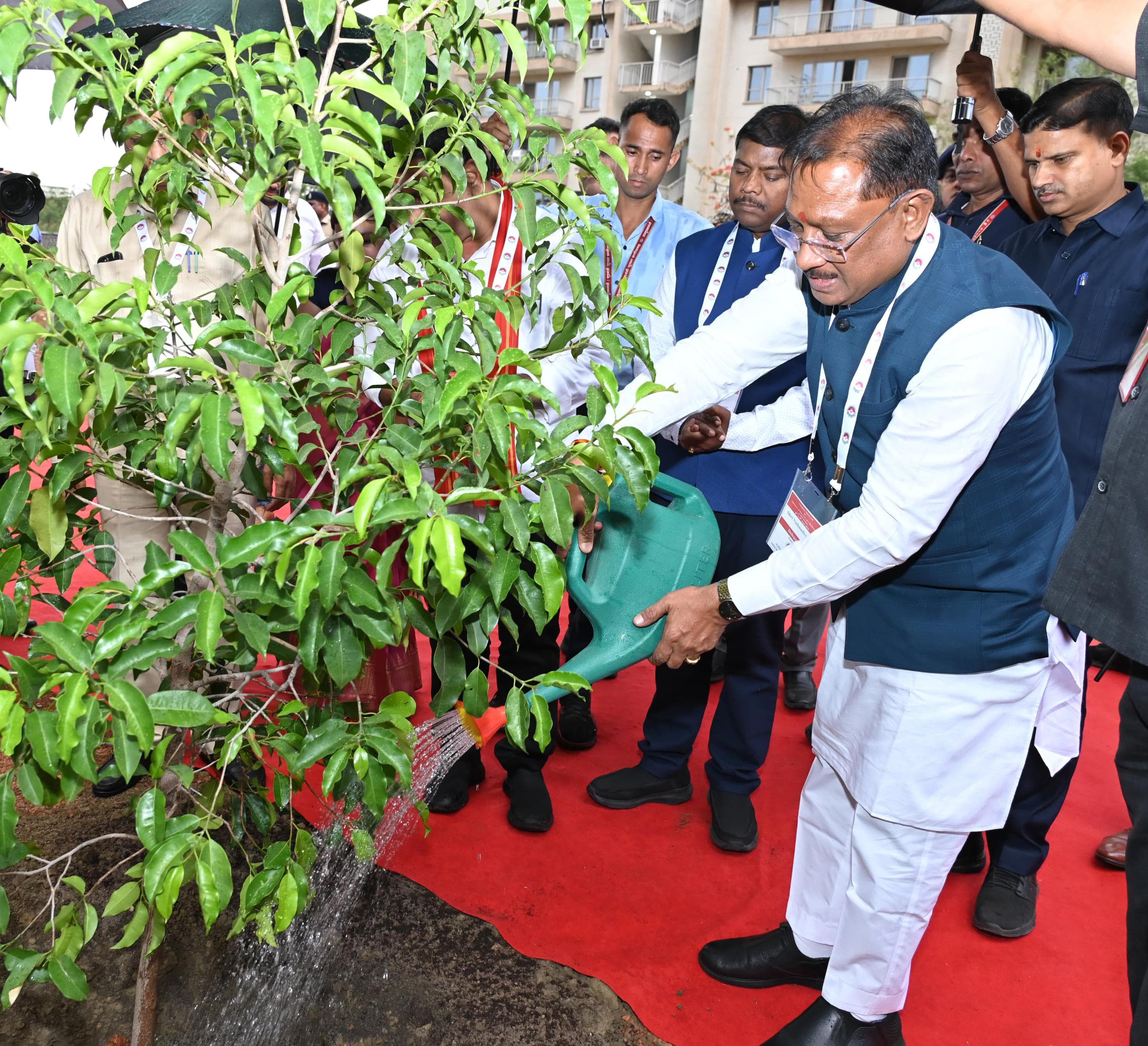 मुख्यमंत्री ने आईआईएम रायपुर परिसर में किया सुशासन वाटिका का शुभारंभ मुख्यमंत्री ने आईआईएम रायपुर परिसर में किया सुशासन वाटिका का शुभारंभ