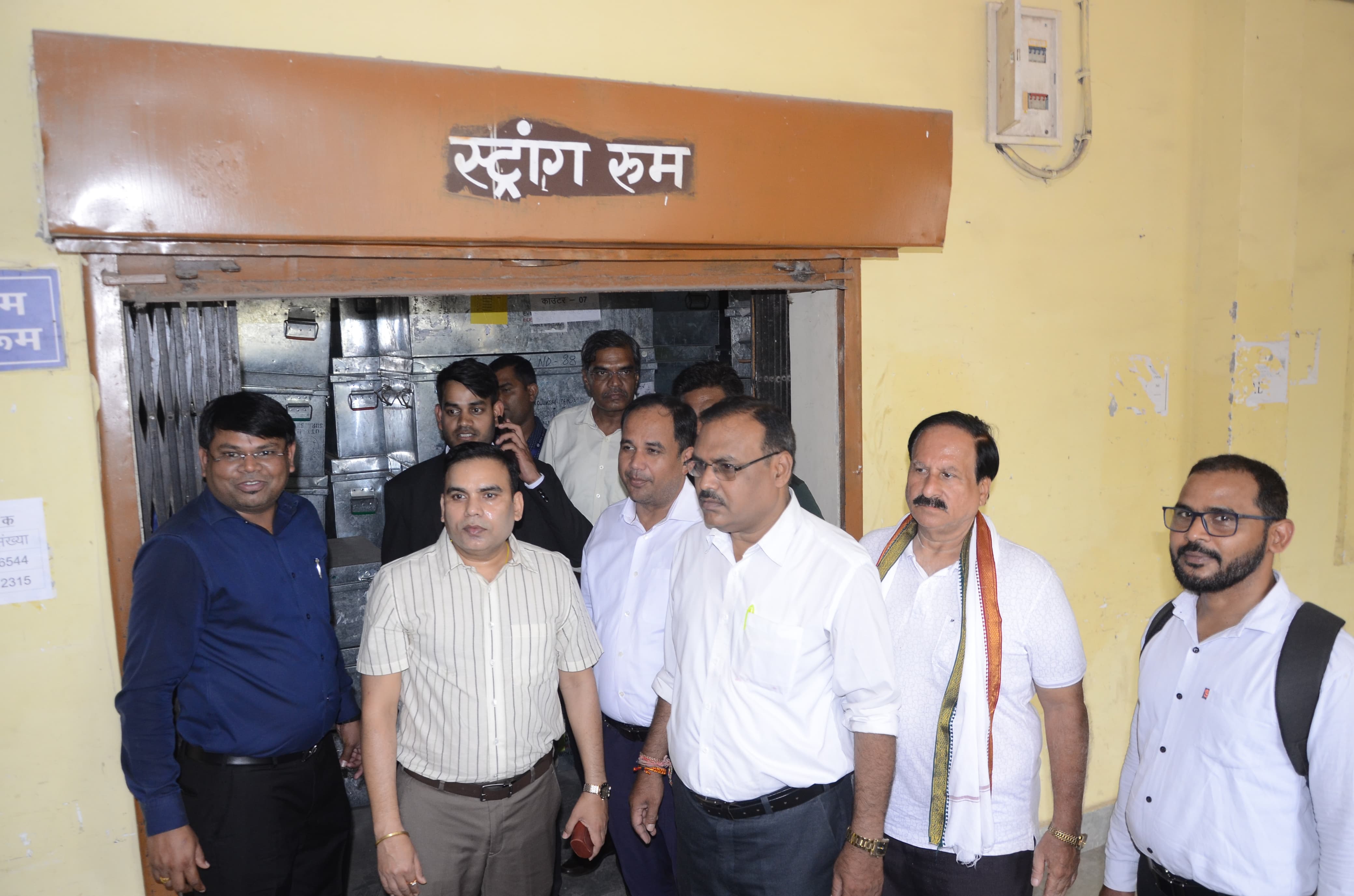 मुख्य निर्वाचन पदाधिकारी ने EVM-VVPAT वेयरहाउस का किया त्रैमासिक निरीक्षण मुख्य निर्वाचन पदाधिकारी ने EVM-VVPAT वेयरहाउस का किया त्रैमासिक निरीक्षण