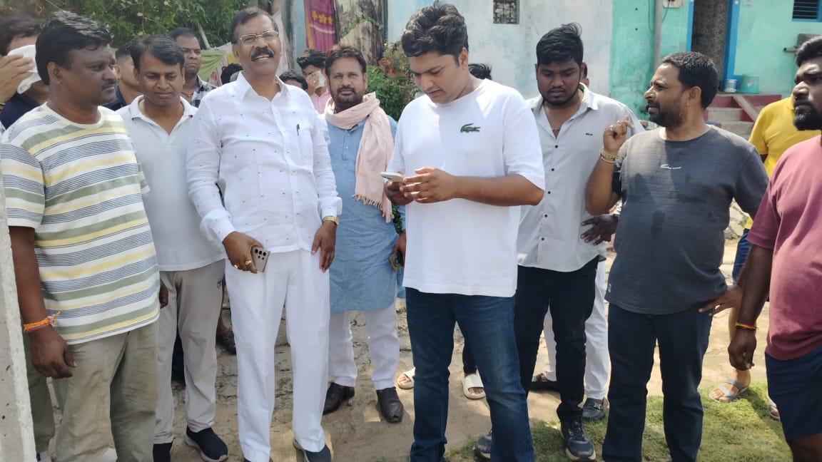 रायपुर ग्रामीण विधायक ने आयुक्त ,जोन 9 अध्यक्ष, एमआईसी सदस्य, वार्ड पार्षदों, अधिकारियों सहित वार्ड 7,8,11 के नालों का किया निरीक्षण रायपुर ग्रामीण विधायक ने आयुक्त ,जोन 9 अध्यक्ष, एमआईसी सदस्य, वार्ड पार्षदों, अधिकारियों सहित वार्ड 7,8,11 के नालों का किया निरीक्षण