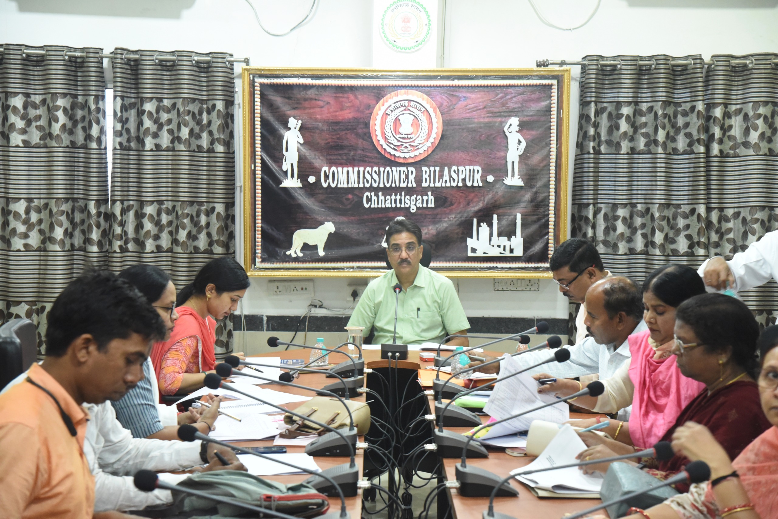 संभागायुक्त ने की महिला एवं बाल विकास विभाग की योजनाओं में प्रगति की गहन समीक्षा संभागायुक्त ने की महिला एवं बाल विकास विभाग की योजनाओं में प्रगति की गहन समीक्षा