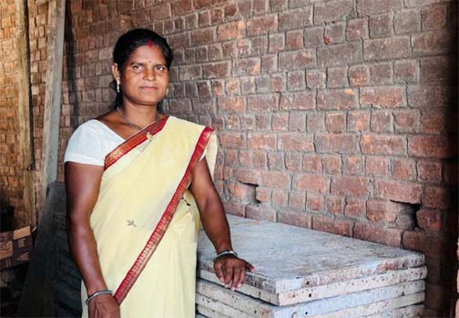 शासन की योजनाओं से सशक्त बनी जशपुर की उद्यमी महिला लालमती शासन की योजनाओं से सशक्त बनी जशपुर की उद्यमी महिला लालमती