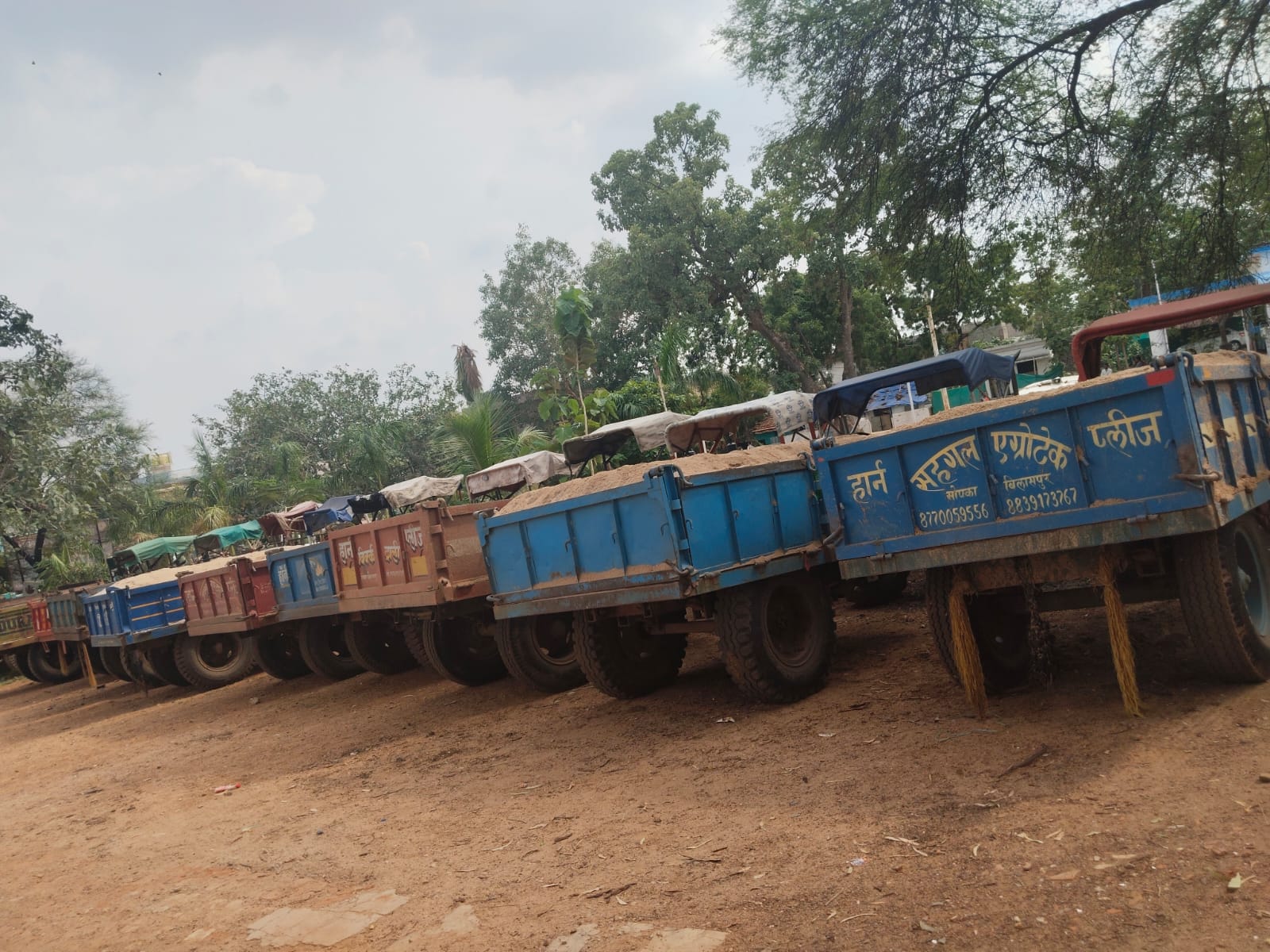 रेत के अवैध कारोबार में पकड़े गए 56 वाहन मालिकों एवं चालकों के विरुद्ध एफ. आई. आर. दर्ज रेत के अवैध कारोबार में पकड़े गए 56 वाहन मालिकों एवं चालकों के विरुद्ध एफ. आई. आर. दर्ज