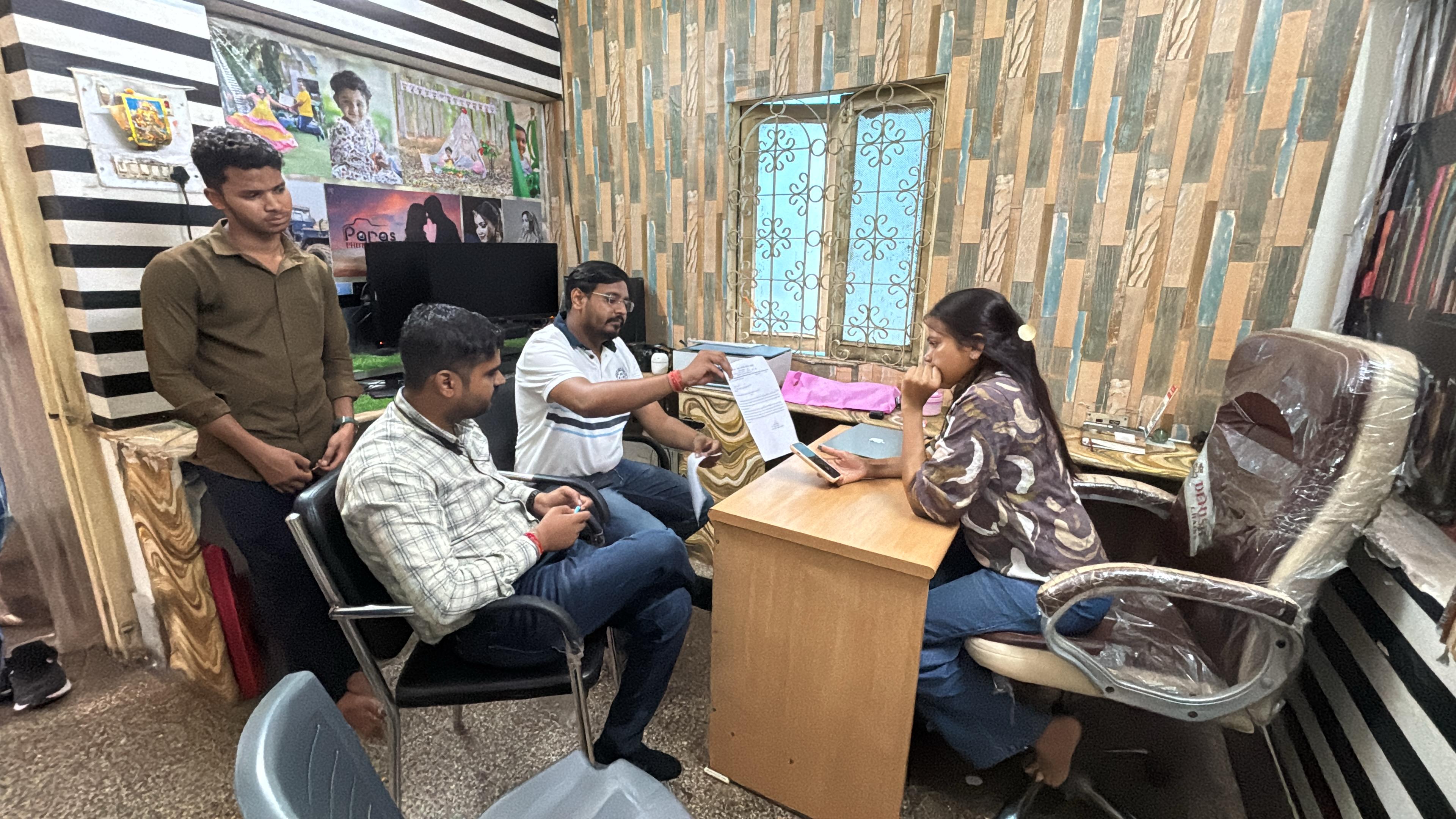 भाठागांव अंडरब्रिज में पाम्पलेट लगाने पर चालानी कार्यवाही भाठागांव अंडरब्रिज में पाम्पलेट लगाने पर चालानी कार्यवाही