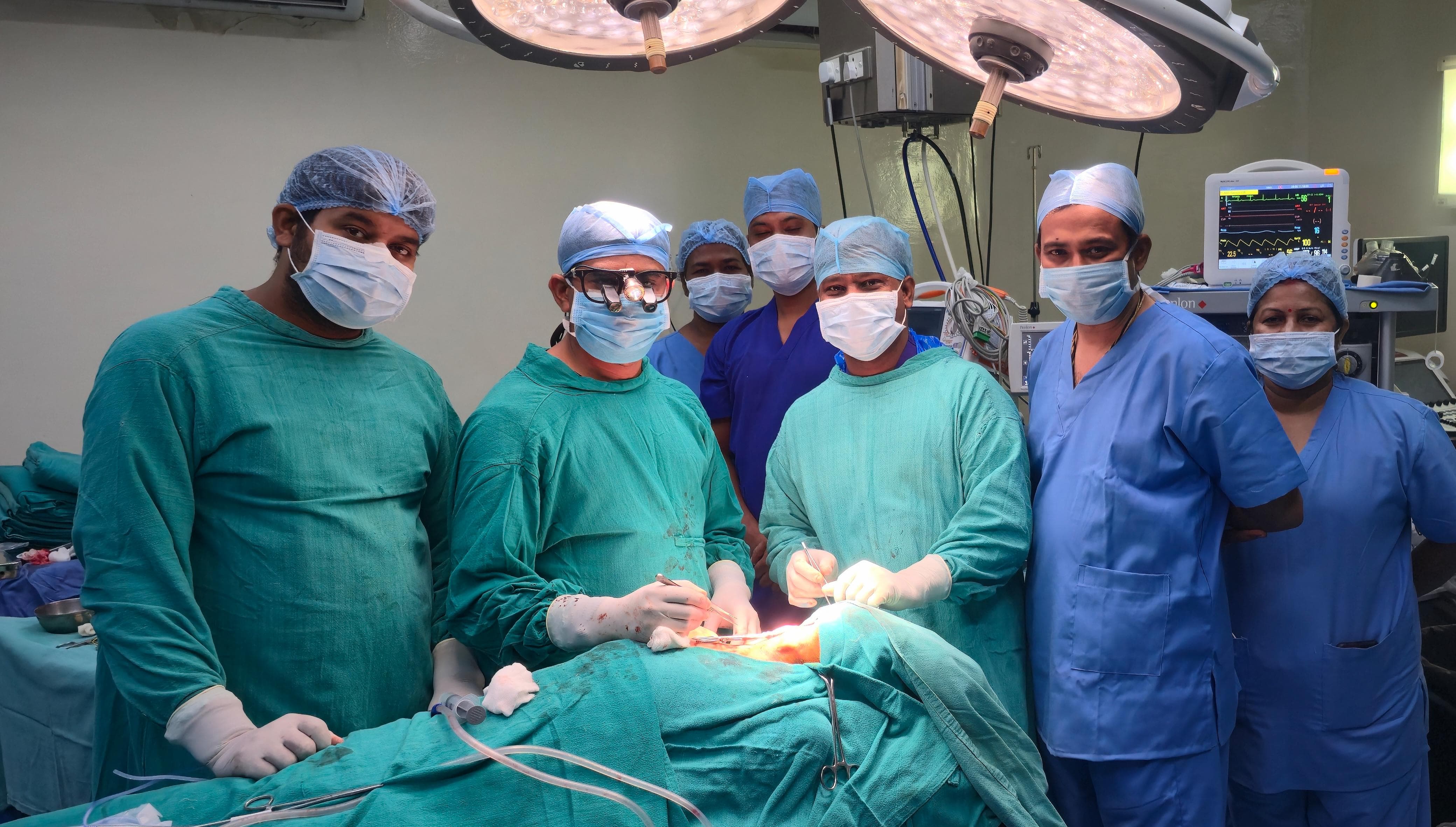 राज्य में पहली बार गले की नस की दुर्लभ सर्जरी, 70 वर्षीय मरीज को मिली नई जिंदगी राज्य में पहली बार गले की नस की दुर्लभ सर्जरी, 70 वर्षीय मरीज को मिली नई जिंदगी