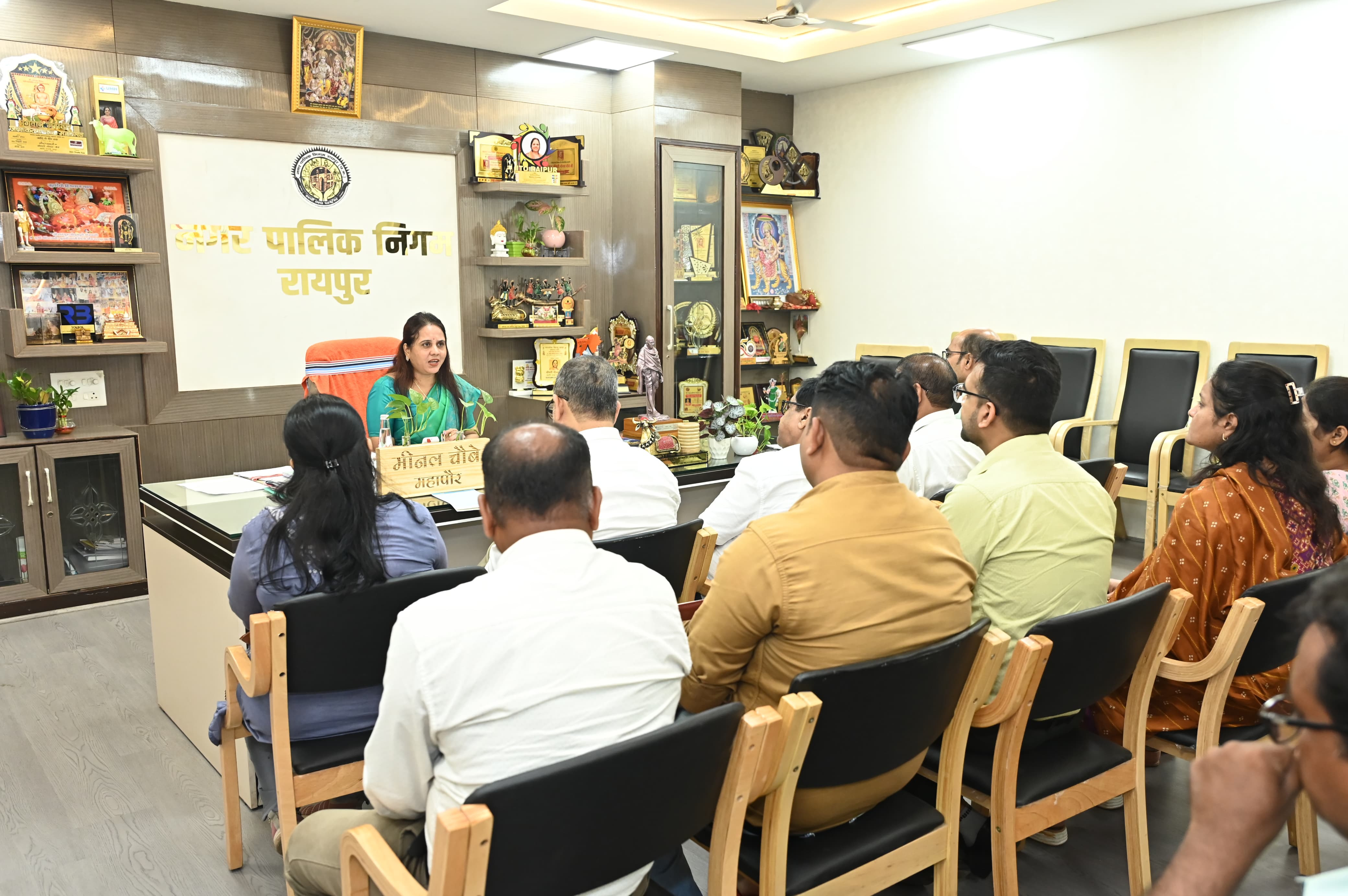 स्वच्छ सर्वेक्षण रैंकिंग में रायपुर का देश में चौथा स्थान आने का पहला श्रेय स्वच्छता दीदियों, सफाई मित्रों को --मीनल चौबे स्वच्छ सर्वेक्षण रैंकिंग में रायपुर का देश में चौथा स्थान आने का पहला श्रेय स्वच्छता दीदियों, सफाई मित्रों को --मीनल चौबे