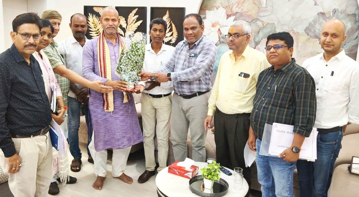 कृषक कल्याण परिषद के अध्यक्ष श्री चंद्रवंशी ने की समीक्षा कृषक कल्याण परिषद के अध्यक्ष श्री चंद्रवंशी ने की समीक्षा