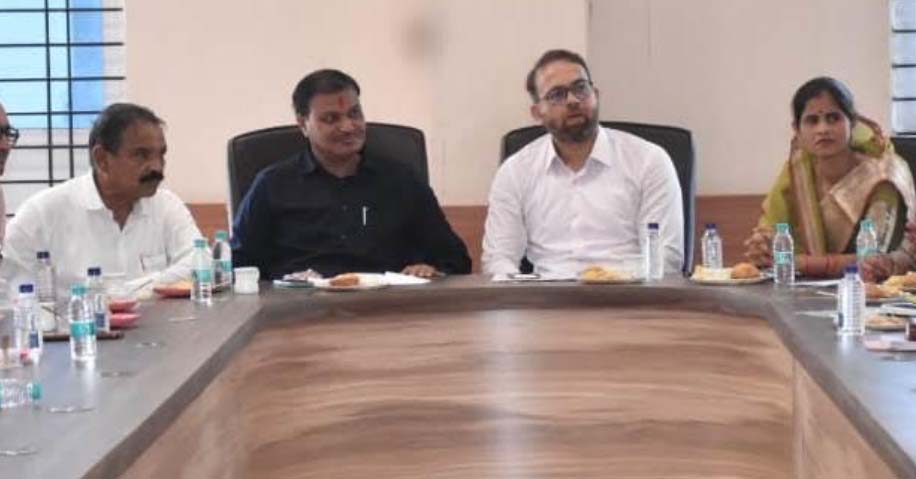 राजनांदगांव जिले में खेल गतिविधियों को बढ़ावा देने के लिए कार्य करने की जरूरत - कलेक्टर राजनांदगांव जिले में खेल गतिविधियों को बढ़ावा देने के लिए कार्य करने की जरूरत - कलेक्टर