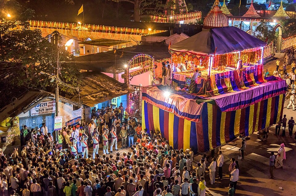 पाट जात्रा पूजा विधान के साथ आज होगी बस्तर दशहरा पर्व की शुरूआत पाट जात्रा पूजा विधान के साथ आज होगी बस्तर दशहरा पर्व की शुरूआत