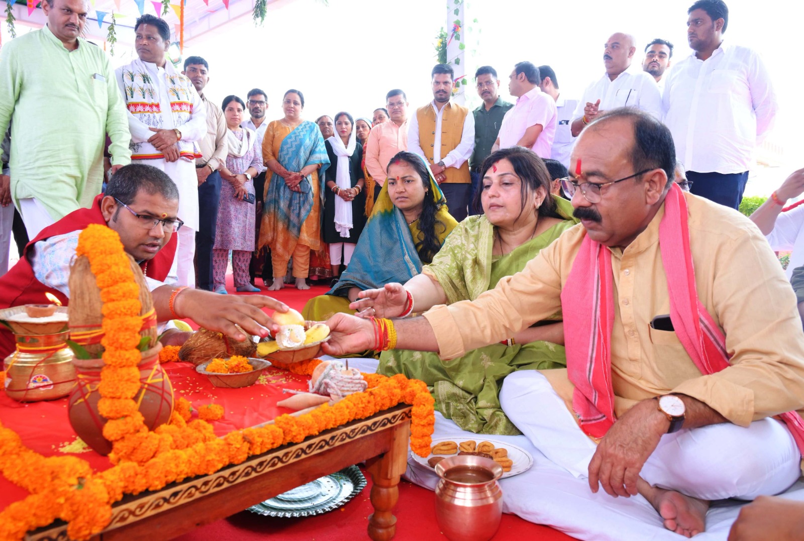 उप मुख्यमंत्री अरुण साव के निवास पर हरेली की धूम उप मुख्यमंत्री अरुण साव के निवास पर हरेली की धूम