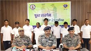 बीजापुर में 24 लाख रुपए के इनामी सहित 9 माओवादियों ने किया आत्मसमर्पण बीजापुर में 24 लाख रुपए के इनामी सहित 9 माओवादियों ने किया आत्मसमर्पण