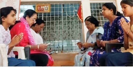 महाराष्ट्र मंडल के वल्लभ नगर केंद्र ने बच्चों के साथ किया हनुमान चालीसा पाठ महाराष्ट्र मंडल के वल्लभ नगर केंद्र ने बच्चों के साथ किया हनुमान चालीसा पाठ