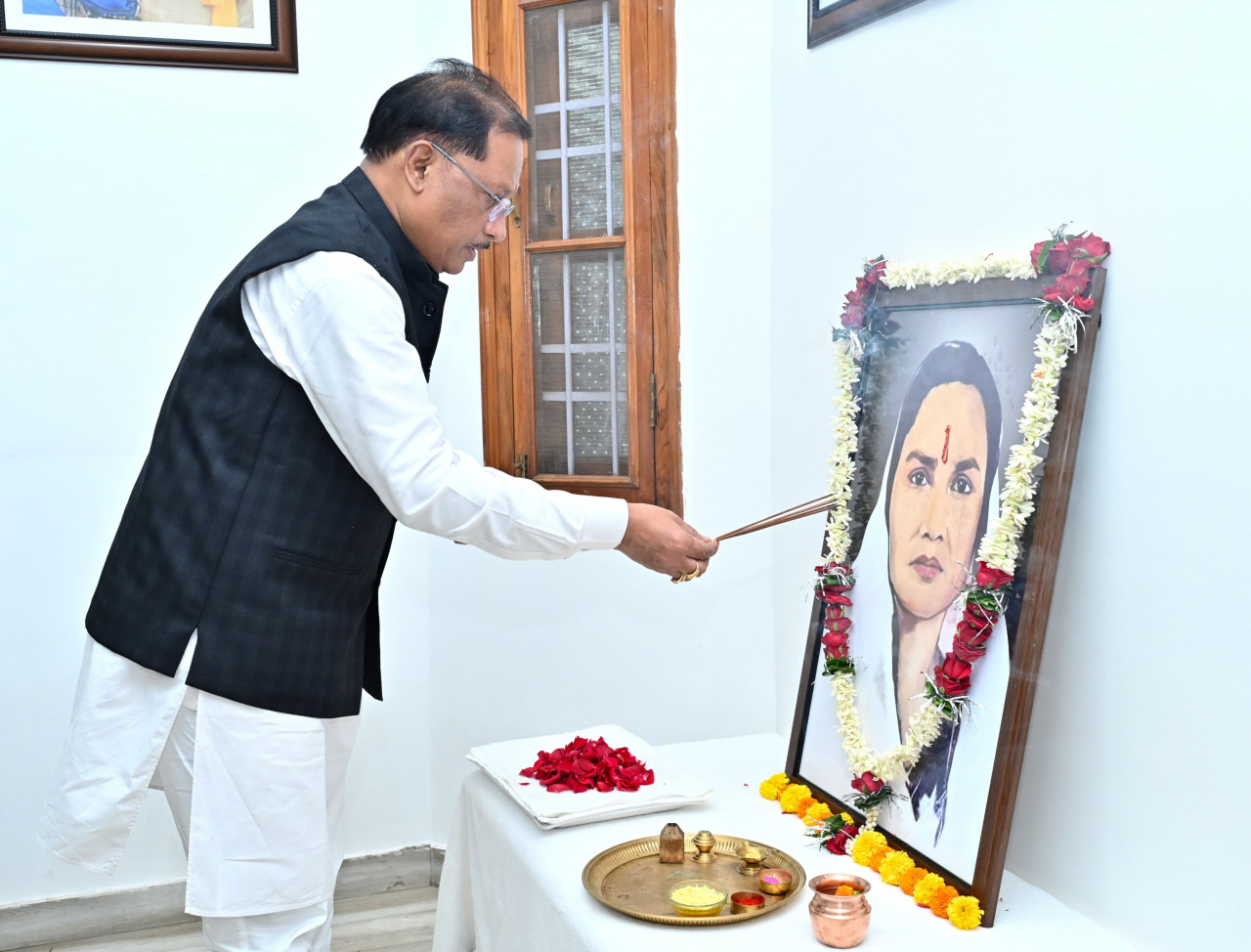 मुख्यमंत्री श्री साय ने मिनीमाता की पुण्यतिथि पर उनके अविस्मरणीय योगदान को किया नमन मुख्यमंत्री श्री साय ने मिनीमाता की पुण्यतिथि पर उनके अविस्मरणीय योगदान को किया नमन