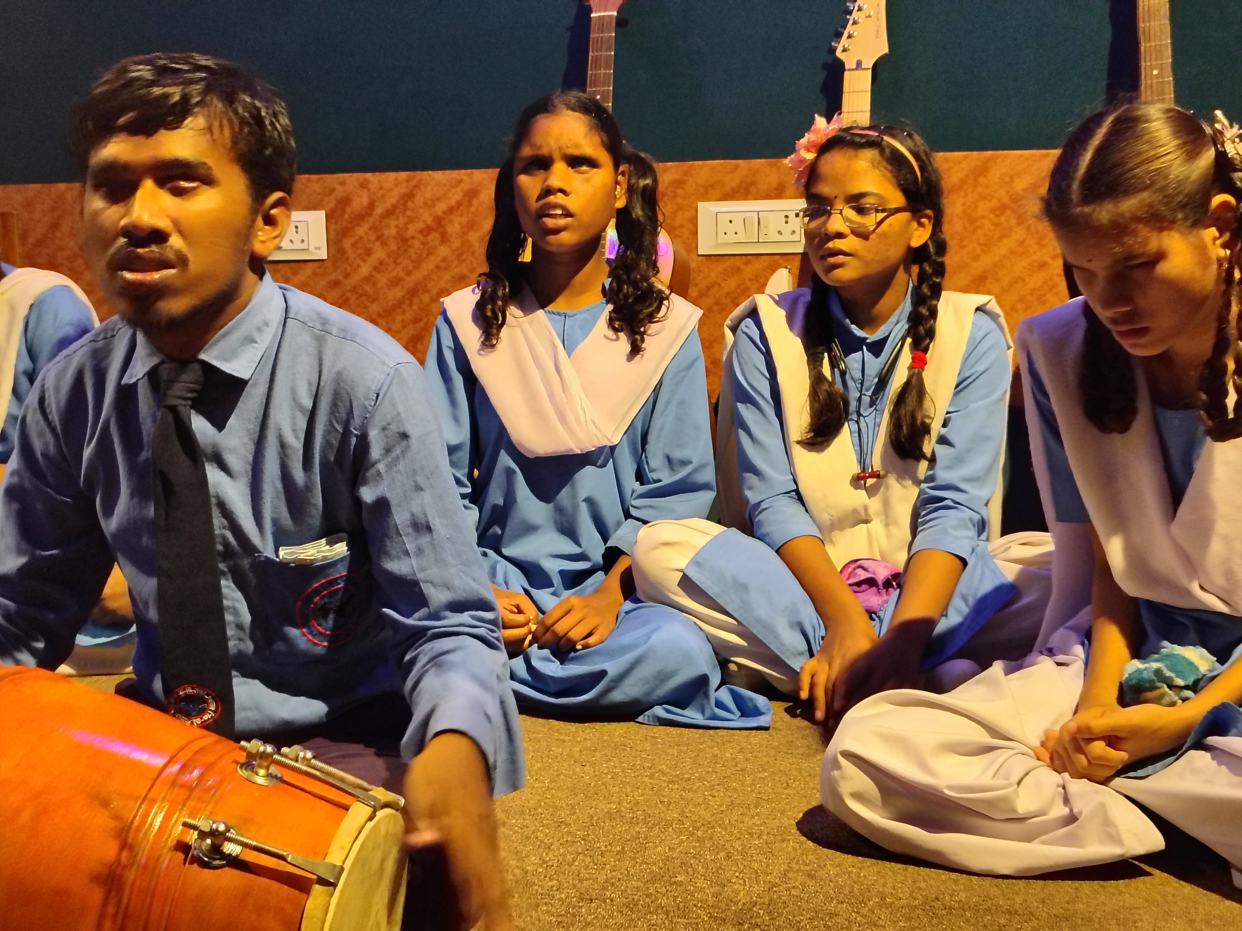 "प्रोजेक्ट दिव्य धुन": जब संगीत बन रहा हौसलों की आवाज़ "प्रोजेक्ट दिव्य धुन": जब संगीत बन रहा हौसलों की आवाज़