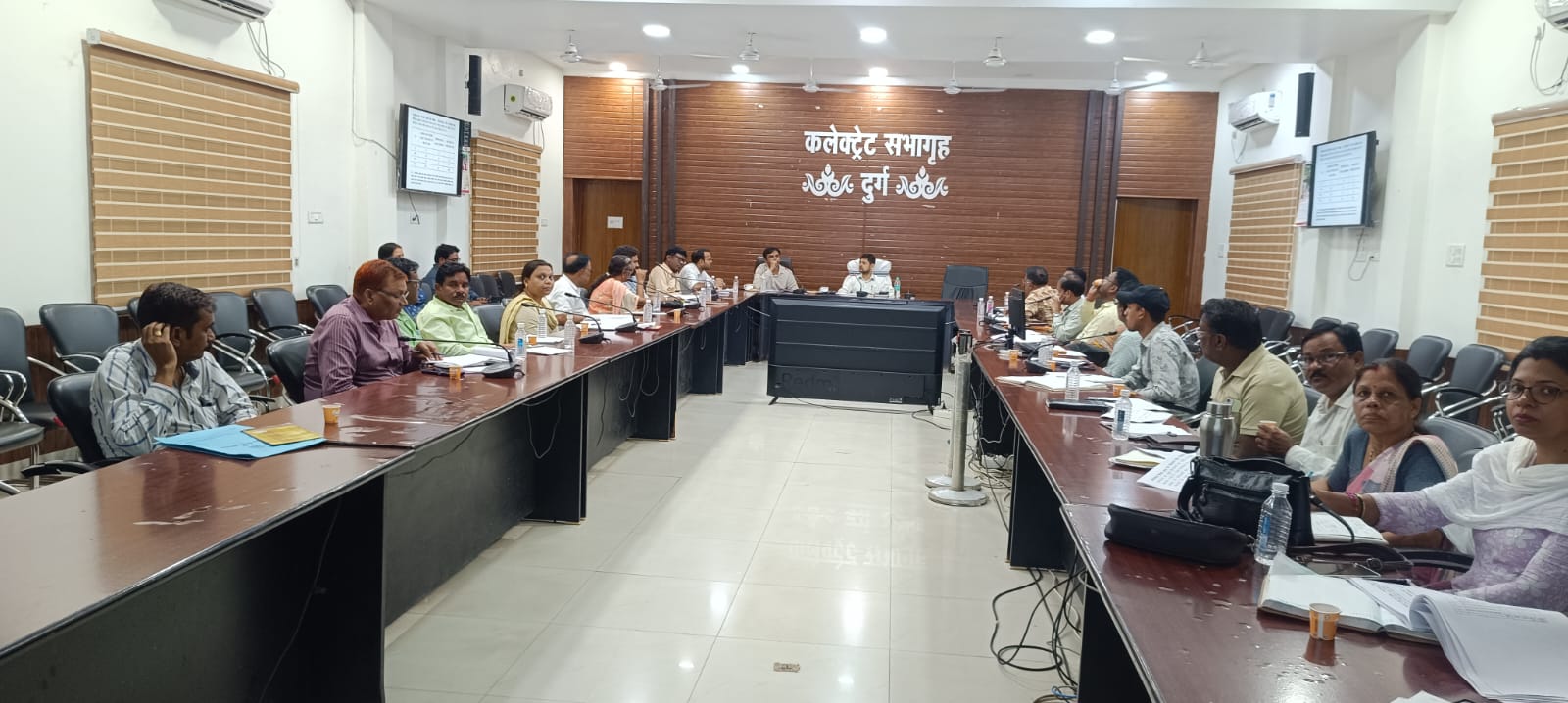 कलेक्टर की अध्यक्षता में स्वच्छ भारत मिशन की बैठक सम्पन्न कलेक्टर की अध्यक्षता में स्वच्छ भारत मिशन की बैठक सम्पन्न