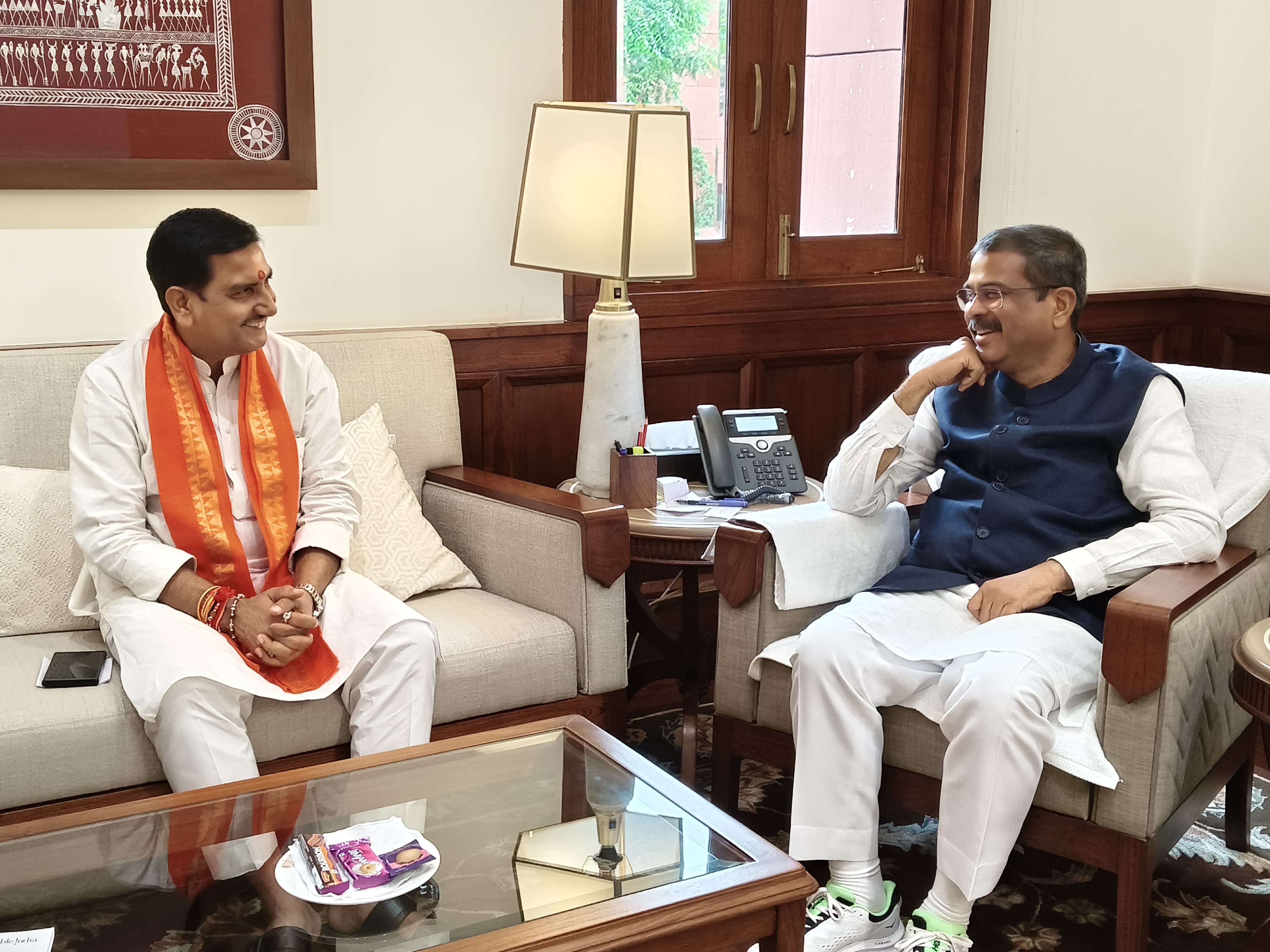 केंद्रीय राज्य मंत्री तोखन साहू ने केंद्रीय शिक्षा मंत्री धर्मेंद्र प्रधान से की मुलाक़ात केंद्रीय राज्य मंत्री तोखन साहू ने केंद्रीय शिक्षा मंत्री धर्मेंद्र प्रधान से की मुलाक़ात