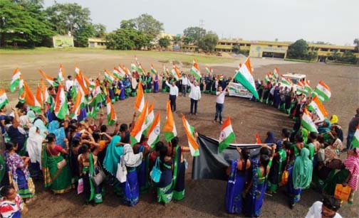 हर घर तिरंगा रैली: बीरगांव में स्वच्छता और देशभक्ति का सुंदर संगम हर घर तिरंगा रैली: बीरगांव में स्वच्छता और देशभक्ति का सुंदर संगम