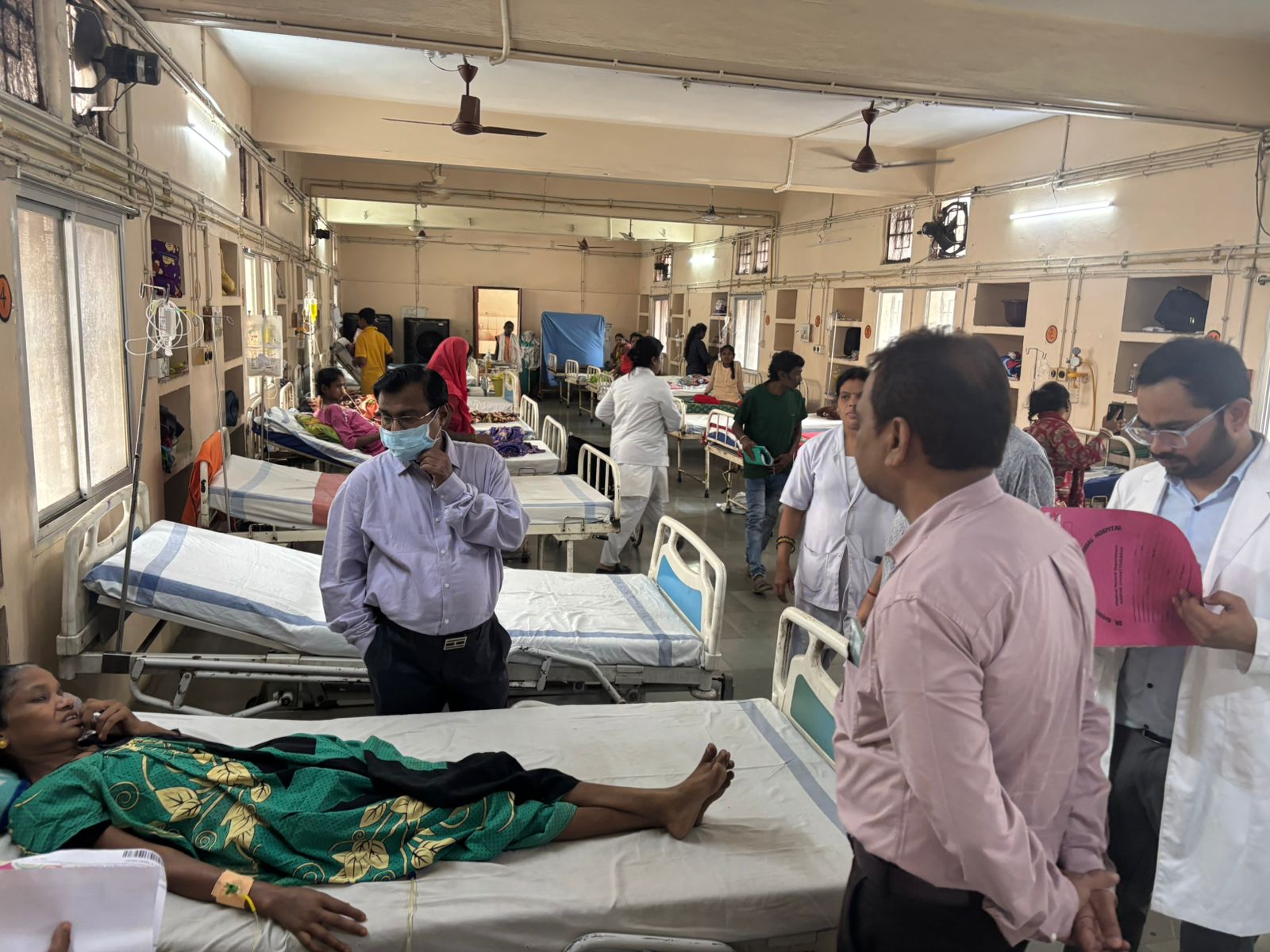 संभागायुक्त श्री कावरे ने मेकाहारा के पीजी गर्ल्स हॉस्टल के अधूरे निर्माण को शीघ्र पूर्ण करने के दिए निर्देश संभागायुक्त श्री कावरे ने मेकाहारा के पीजी गर्ल्स हॉस्टल के अधूरे निर्माण को शीघ्र पूर्ण करने के दिए निर्देश