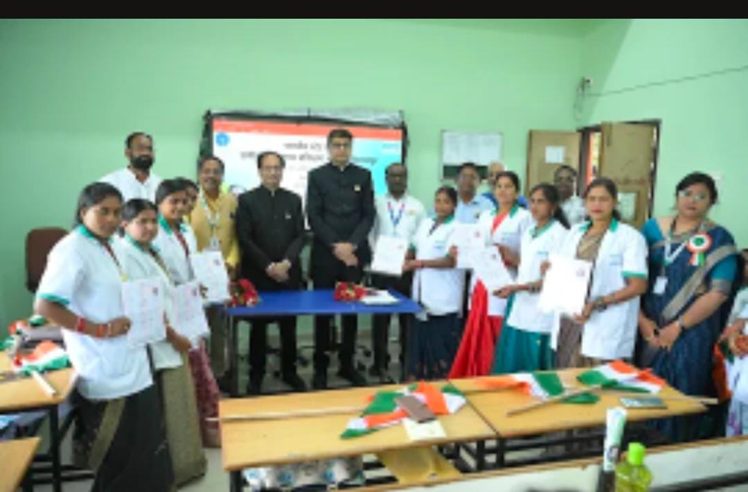 आत्मनिर्भरता की रफ्तार पर बढ़ीं बिहान दीदियां, 30 दिवसीय वाहन चालक प्रशिक्षण का समापन आत्मनिर्भरता की रफ्तार पर बढ़ीं बिहान दीदियां, 30 दिवसीय वाहन चालक प्रशिक्षण का समापन