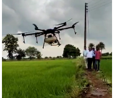 ड्रोन तकनीक से नैनों डीएपी छिड़काव का कलेक्टर डॉ गौरव सिंह ने लिया जायजा ड्रोन तकनीक से नैनों डीएपी छिड़काव का कलेक्टर डॉ गौरव सिंह ने लिया जायजा