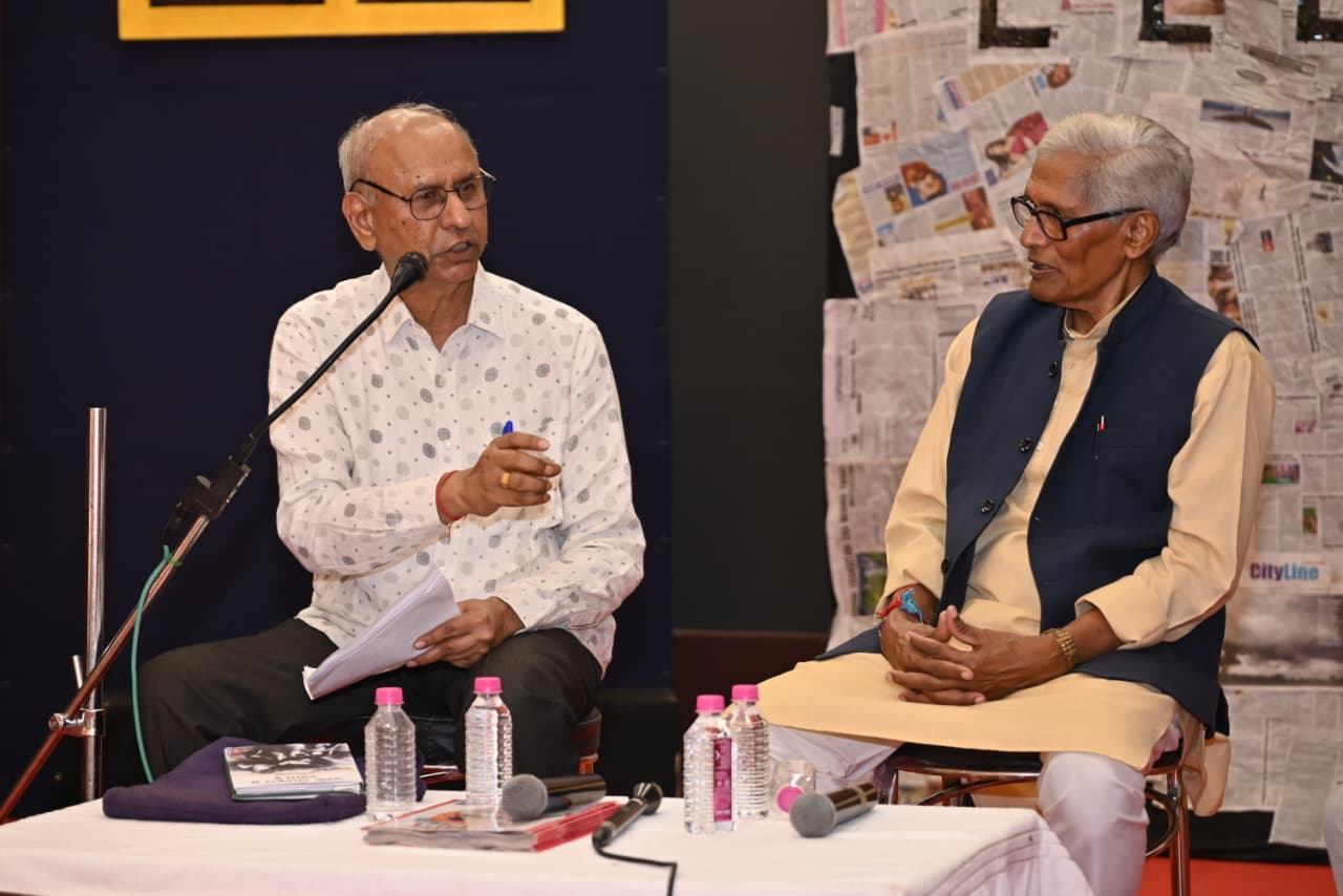 छत्तीसगढ़ रजत महोत्सव में “किस्से कहानियों में रायपुर” का आयोजन छत्तीसगढ़ रजत महोत्सव में “किस्से कहानियों में रायपुर” का आयोजन