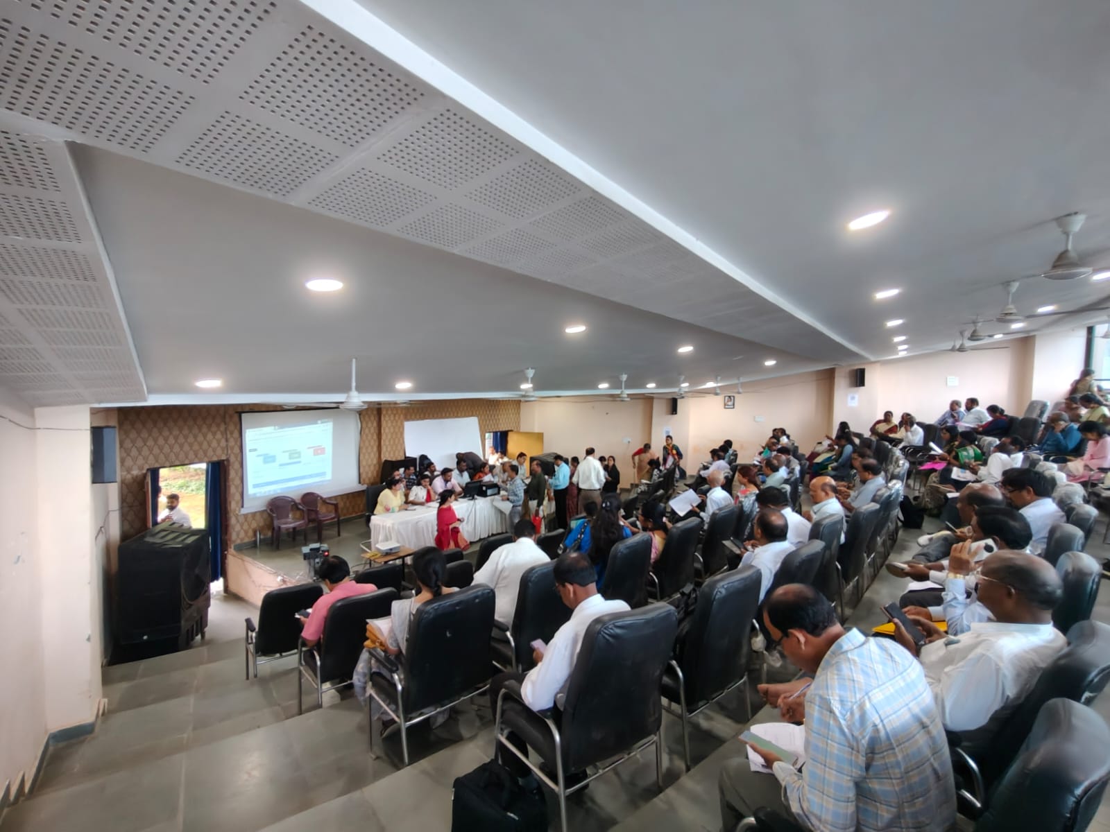 मुख्यमंत्री साय के नेतृत्व में शिक्षा विभाग की पारदर्शी पहल: पदोन्नत प्राचार्यों की ऑनलाइन काउंसिलिंग प्रारम्भ मुख्यमंत्री साय के नेतृत्व में शिक्षा विभाग की पारदर्शी पहल: पदोन्नत प्राचार्यों की ऑनलाइन काउंसिलिंग प्रारम्भ