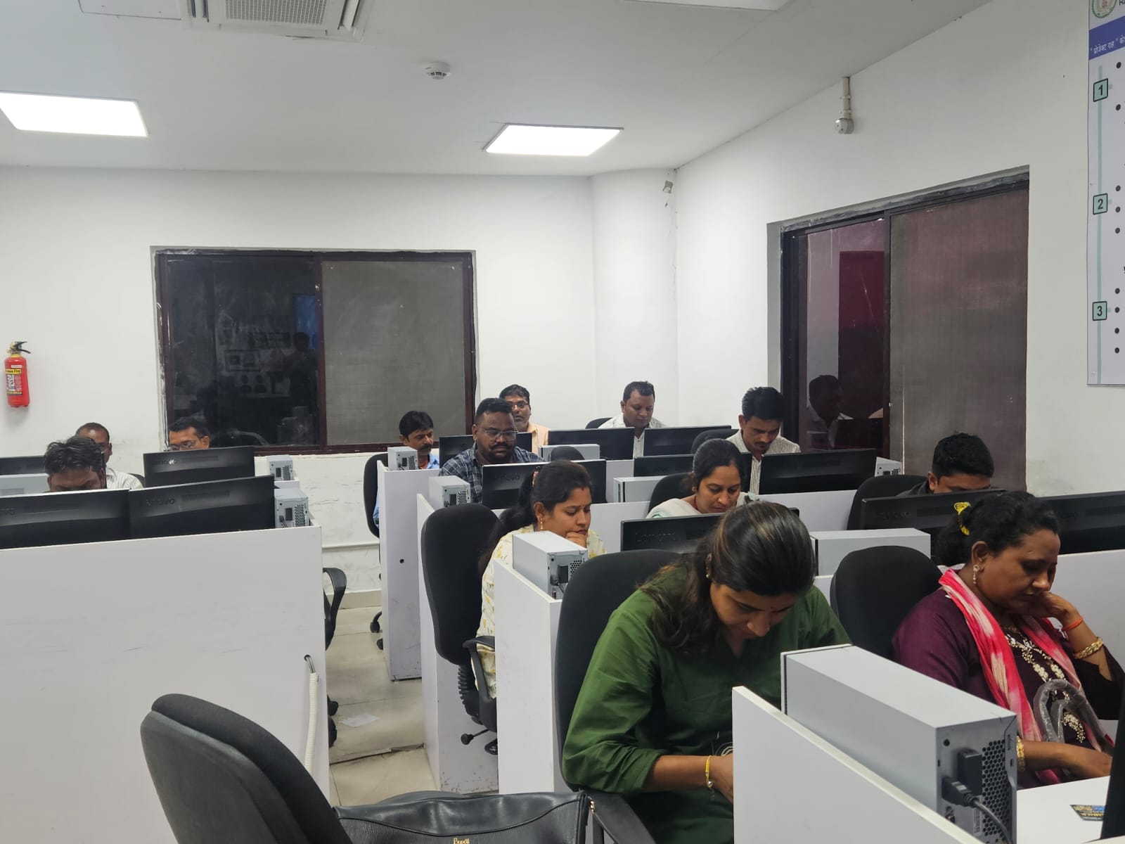 रायपुर में ‘प्रोजेक्ट दक्ष’ से अधिकारी बन रहे डिजिटली निपुण रायपुर में ‘प्रोजेक्ट दक्ष’ से अधिकारी बन रहे डिजिटली निपुण