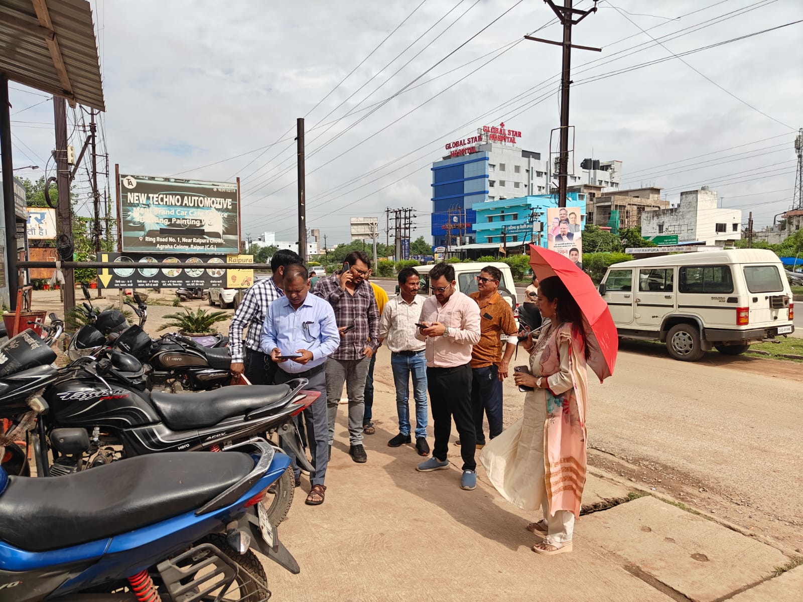 जोन 8 कमिश्नर ने वार्ड 69 में राजस्व विभाग के कर मूल्यांकन अभियान का किया निरीक्षण जोन 8 कमिश्नर ने वार्ड 69 में राजस्व विभाग के कर मूल्यांकन अभियान का किया निरीक्षण