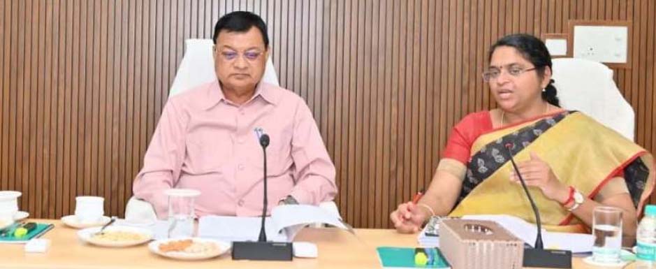 मदिरा के अवैध विक्रय और परिवहन पर नियंत्रण करना सुनिश्चित करें: आबकारी मंत्री श्री देवांगन मदिरा के अवैध विक्रय और परिवहन पर नियंत्रण करना सुनिश्चित करें: आबकारी मंत्री श्री देवांगन