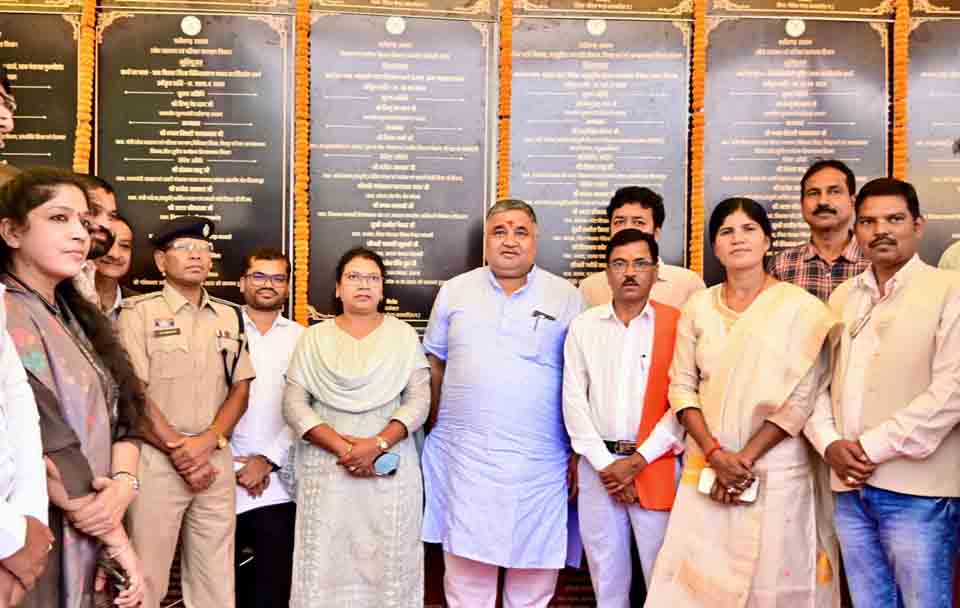 छत्तीसगढ़ का हो रहा चहुंमुखी विकास: पर्यटन मंत्री राजेश अग्रवाल छत्तीसगढ़ का हो रहा चहुंमुखी विकास: पर्यटन मंत्री राजेश अग्रवाल