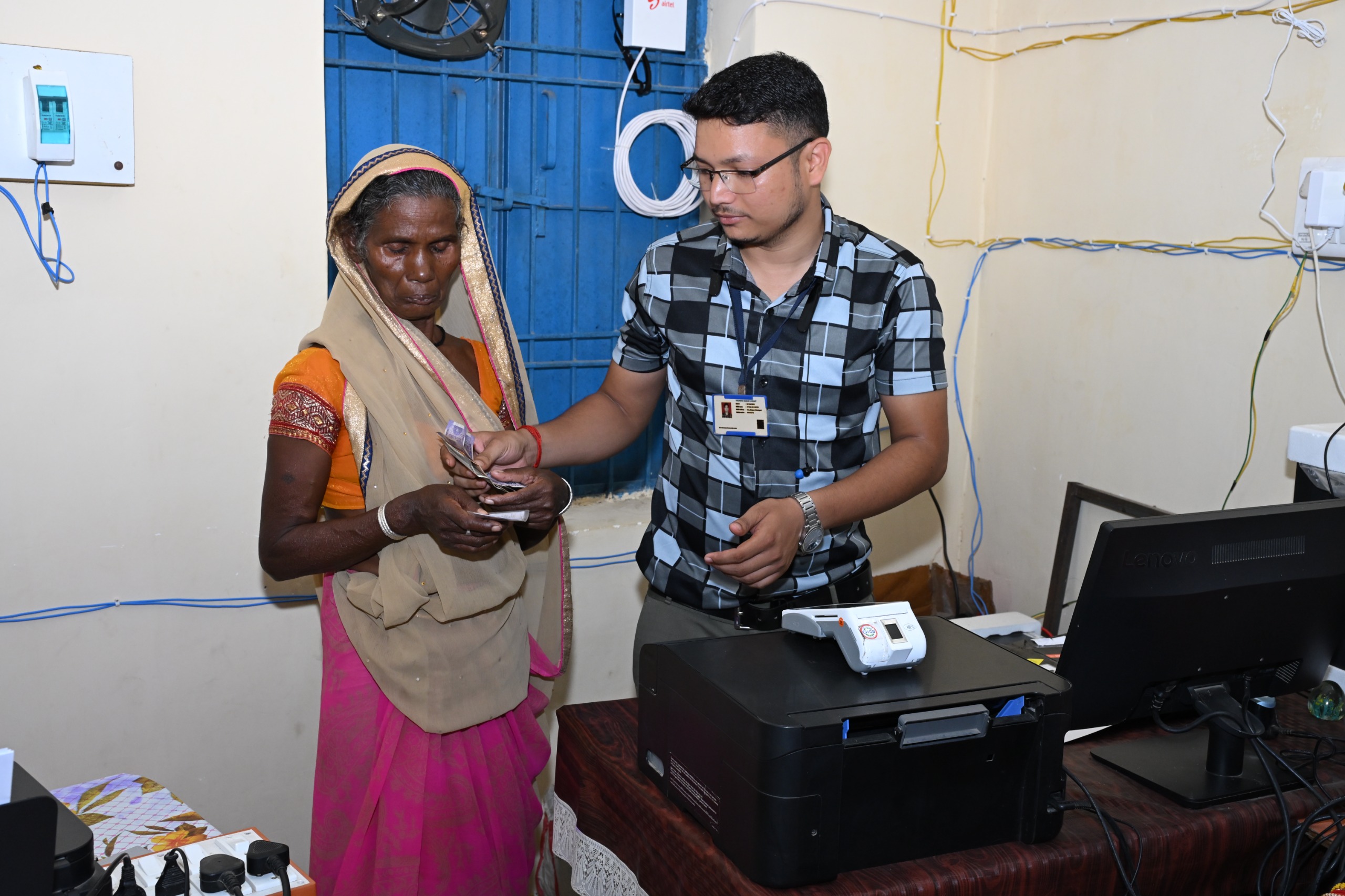 ‘अटल डिजिटल सुविधा केंद्र’ गांवों में तकनीक की नई सुबह ‘अटल डिजिटल सुविधा केंद्र’ गांवों में तकनीक की नई सुबह