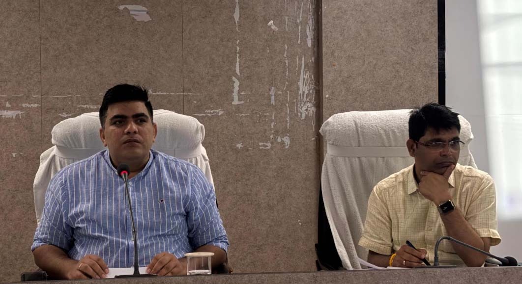 कलेक्टर कुणाल दुदावत ने ली साप्ताहिक समय-सीमा बैठक कलेक्टर कुणाल दुदावत ने ली साप्ताहिक समय-सीमा बैठक