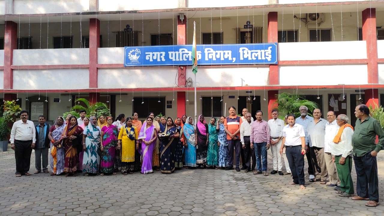 भिलाई निगम से मुख्यमंत्री तीर्थ दर्शन योजना के 42 हितग्राहियों को किया गया रवाना भिलाई निगम से मुख्यमंत्री तीर्थ दर्शन योजना के 42 हितग्राहियों को किया गया रवाना