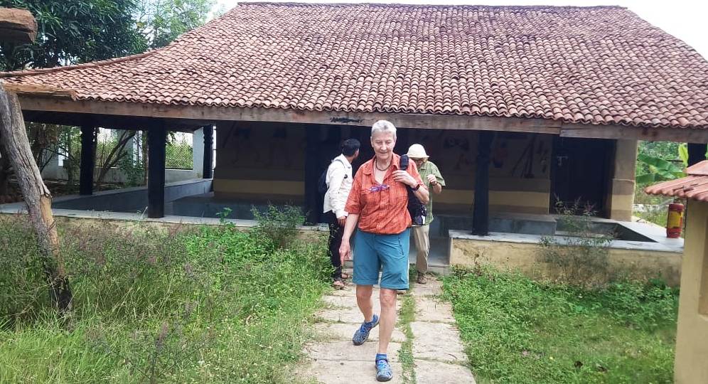 बेल्जियम के पर्यटक धनकुल एथनिक रिजॉर्ट पहुंचे, बस्तर की जनजातीय संस्कृति देख हुए अभिभूत बेल्जियम के पर्यटक धनकुल एथनिक रिजॉर्ट पहुंचे, बस्तर की जनजातीय संस्कृति देख हुए अभिभूत