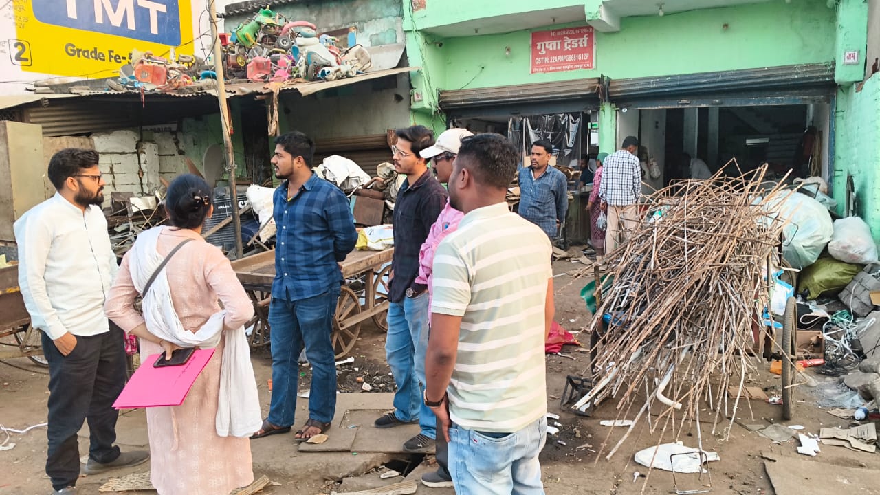 निगम जोन 6 ने वार्ड 59,62 के क्षेत्र में दो दुकानों को बकाया नहीं देने पर तत्काल किया सीलबंद निगम जोन 6 ने वार्ड 59,62 के क्षेत्र में दो दुकानों को बकाया नहीं देने पर तत्काल किया सीलबंद