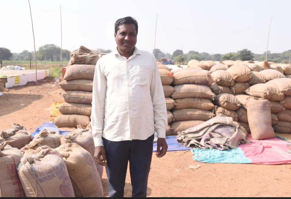 राजनांदगांव जिले के धान उपार्जन केन्द्रों में धान खरीदी के लिए की गई चाक-चौबंद व्यवस्था राजनांदगांव जिले के धान उपार्जन केन्द्रों में धान खरीदी के लिए की गई चाक-चौबंद व्यवस्था