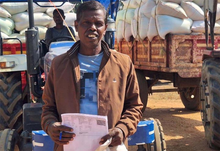 किसानों के पसीने का हो रहा है सही मूल्यांकन : धान खरीदी में सुगमता से जयशंकर ने जताई संतुष्टि किसानों के पसीने का हो रहा है सही मूल्यांकन : धान खरीदी में सुगमता से जयशंकर ने जताई संतुष्टि