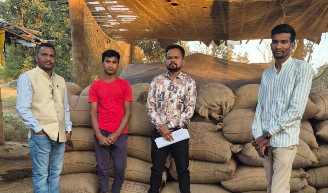 मोहला में खाद्य एवं मंडी विभाग द्वारा 40 कट्टा धान जब्त मोहला में खाद्य एवं मंडी विभाग द्वारा 40 कट्टा धान जब्त