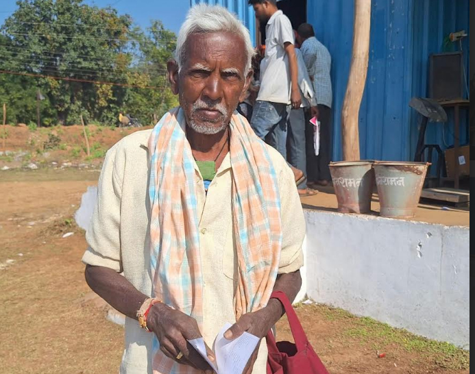 किसान लक्ष्मण सिंग ने आसानी से प्राप्त किया टोकन किसान लक्ष्मण सिंग ने आसानी से प्राप्त किया टोकन