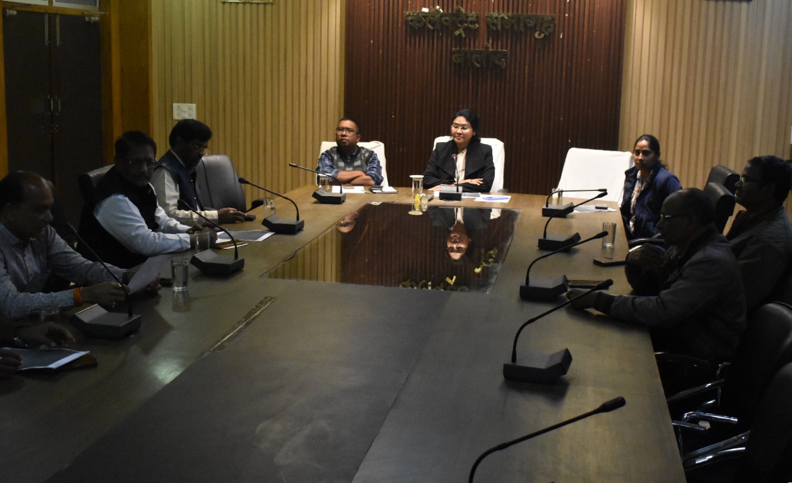 फोटोयुक्त निर्वाचक नामावलियों का विशेष गहन पुनरीक्षण अर्हता के संबंध में राजनैतिक दलों की बैठक संपन्न फोटोयुक्त निर्वाचक नामावलियों का विशेष गहन पुनरीक्षण अर्हता के संबंध में राजनैतिक दलों की बैठक संपन्न