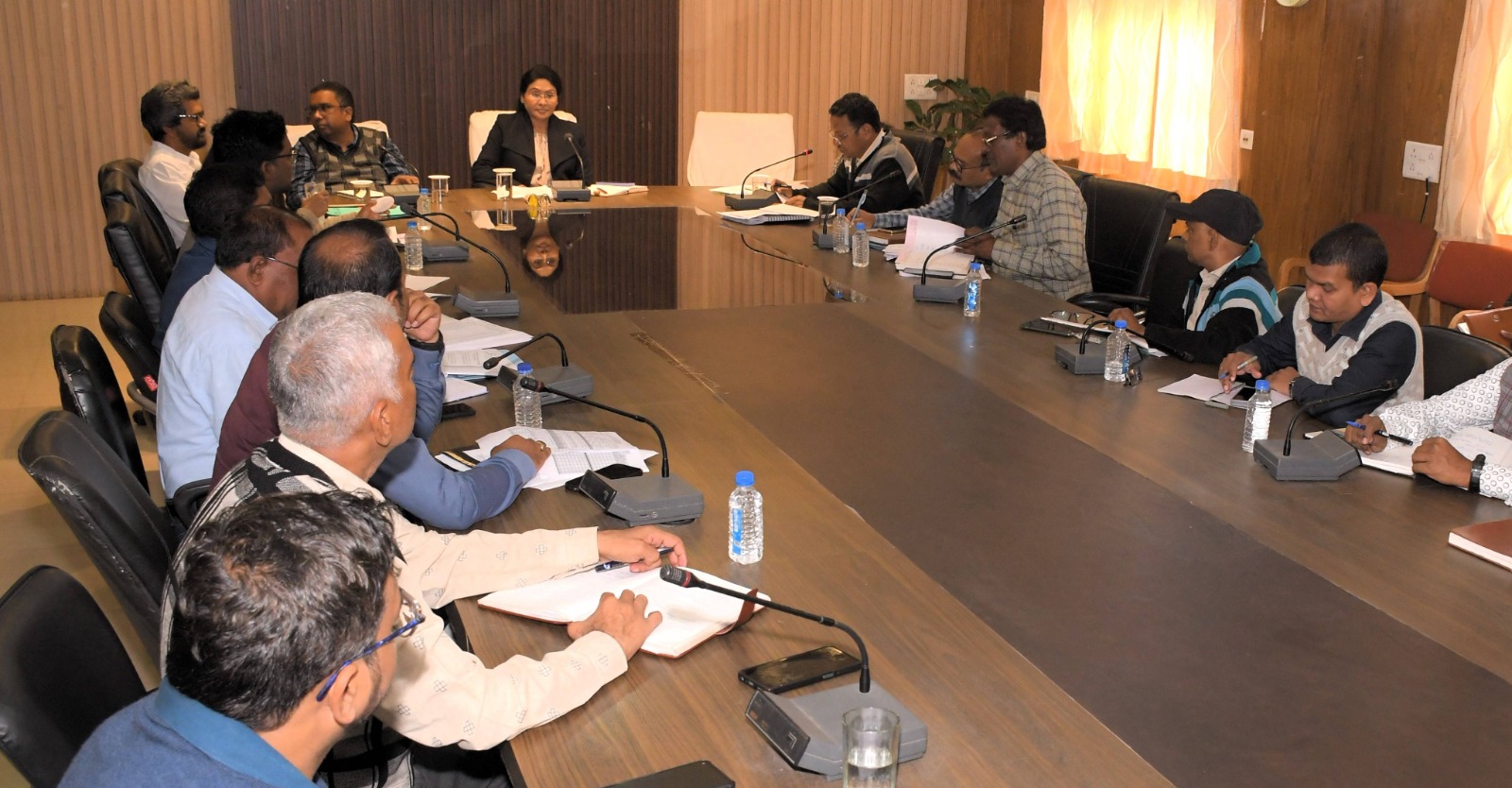 धान खरीदी के कार्य को सुचारू रूप से संपन्न करने हेतु कलेक्टर ने अधिकारियों की बैठक लेकर दिए आवश्यक दिशा-निर्देश धान खरीदी के कार्य को सुचारू रूप से संपन्न करने हेतु कलेक्टर ने अधिकारियों की बैठक लेकर दिए आवश्यक दिशा-निर्देश