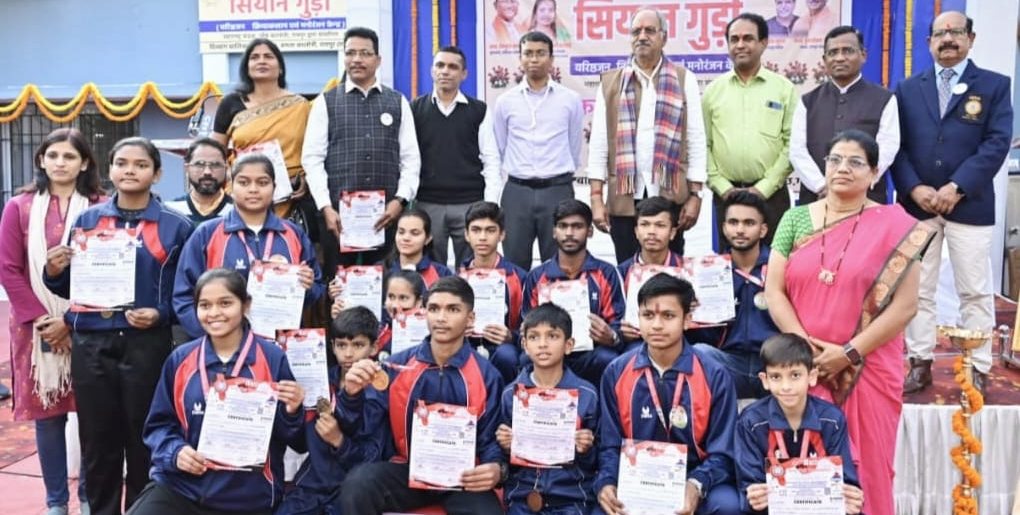 नेशनल रिंग फाइट चैंपियनशिप के पदक विजेताओं को सांसद बृजमोहन ने किया सम्मानित नेशनल रिंग फाइट चैंपियनशिप के पदक विजेताओं को सांसद बृजमोहन ने किया सम्मानित