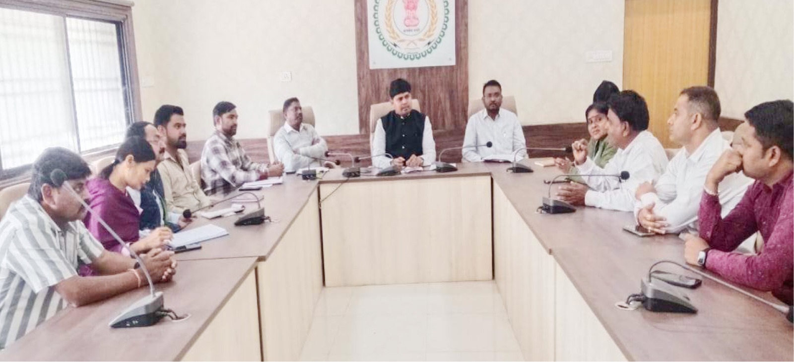 मान्यता प्राप्त राजनीतिक दलों को एसआईआर की जानकारी देने बैठक आयोजित की गई मान्यता प्राप्त राजनीतिक दलों को एसआईआर की जानकारी देने बैठक आयोजित की गई