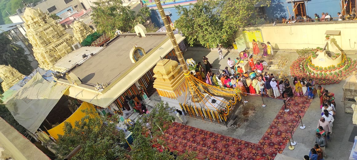 बालाजी मंदिर में विशाल जनसमुदाय के बीच मना वैकुंठ एकादशी उत्सव बालाजी मंदिर में विशाल जनसमुदाय के बीच मना वैकुंठ एकादशी उत्सव