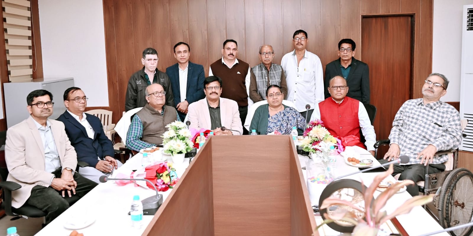 ट्रांसमिशन कंपनी से अधीक्षण अभियंता सहित 7 कर्मियों की विदाई ट्रांसमिशन कंपनी से अधीक्षण अभियंता सहित 7 कर्मियों की विदाई