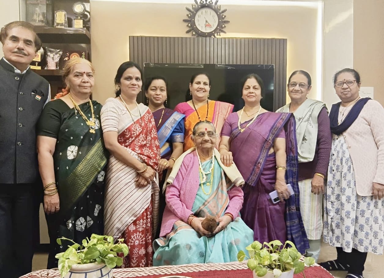 92 वर्षीय प्रमोदिनी देशमुख का महाराष्ट्र मंडल ने किया सम्मान 92 वर्षीय प्रमोदिनी देशमुख का महाराष्ट्र मंडल ने किया सम्मान