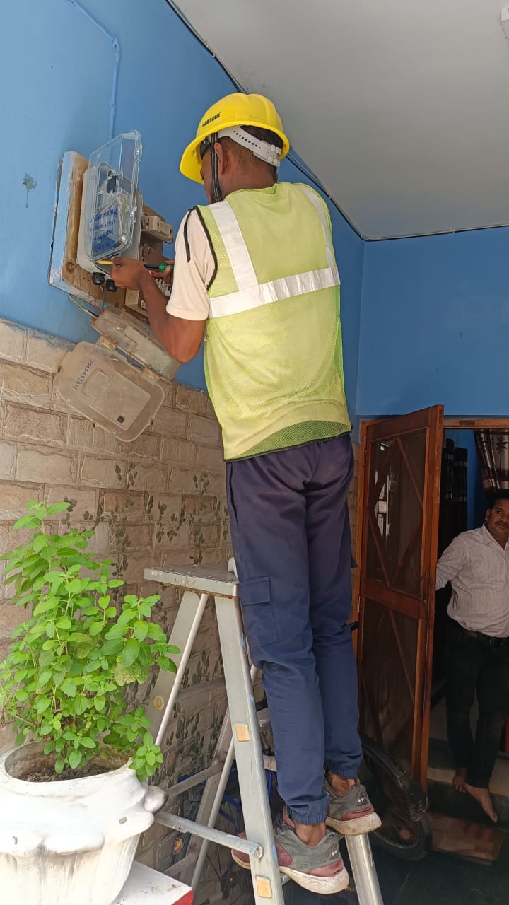 अब स्मार्ट बिजली के साथ 2026 का स्वागत कर रहे हैं दुर्ग रीजन के उपभोक्ता अब स्मार्ट बिजली के साथ 2026 का स्वागत कर रहे हैं दुर्ग रीजन के उपभोक्ता