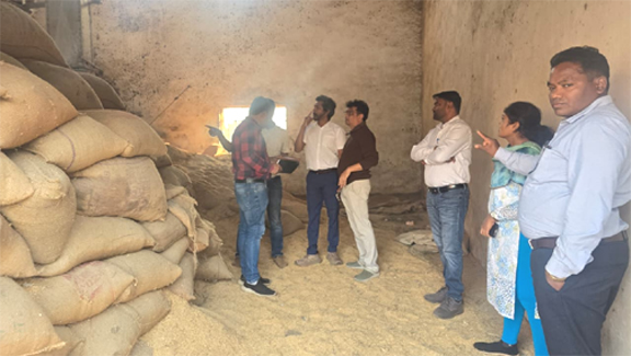 बालोद जिले में समर्थन मूल्य पर धान खरीदी कार्य के अंतर्गत धान के अवैध खरीदी बिक्री पर रोकथाम सुनिश्चित करने हेतु निरंतर कार्रवाई जारी बालोद जिले में समर्थन मूल्य पर धान खरीदी कार्य के अंतर्गत धान के अवैध खरीदी बिक्री पर रोकथाम सुनिश्चित करने हेतु निरंतर कार्रवाई जारी