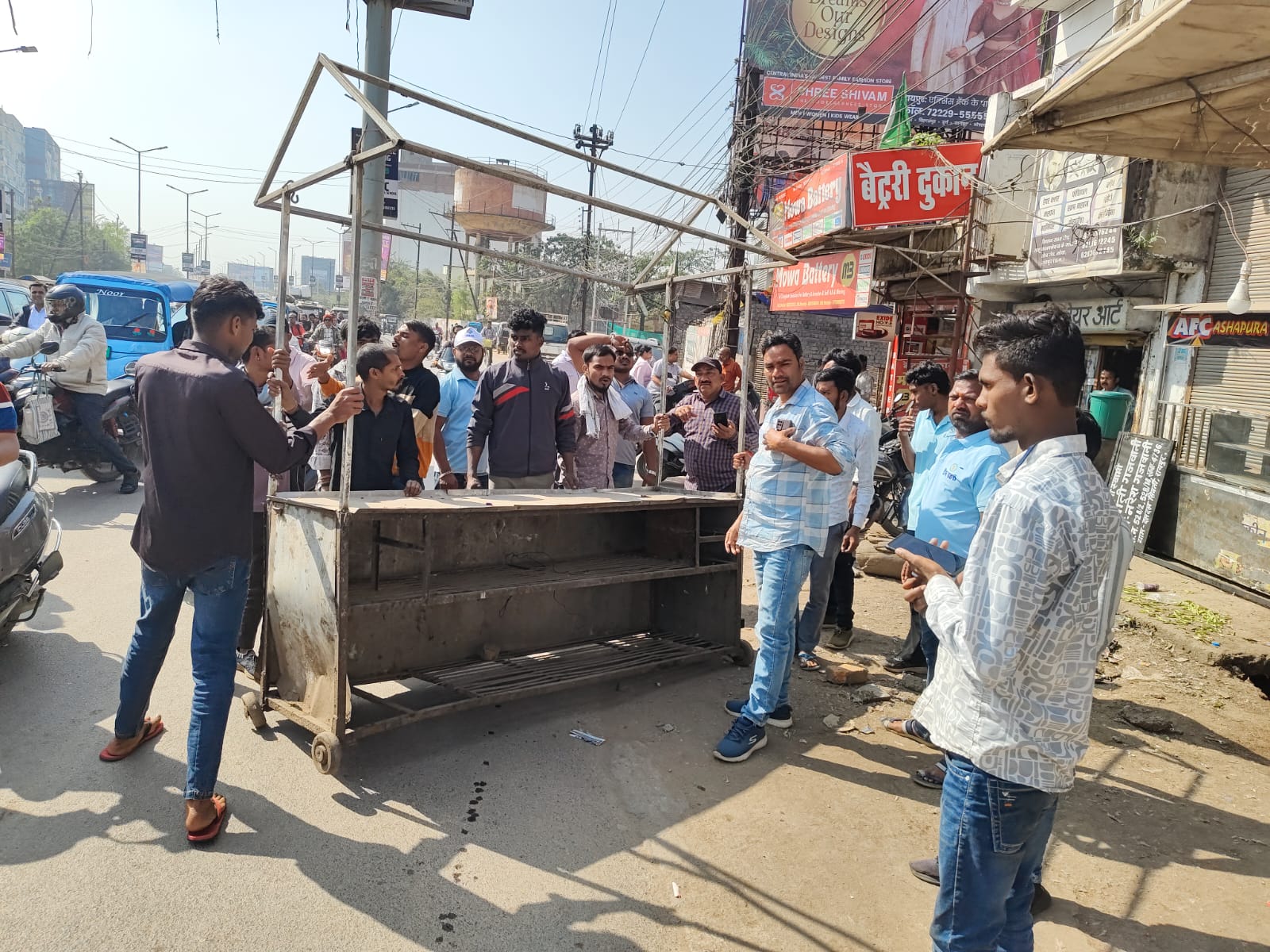 टीम प्रहरी अभियान अंतर्गत दलदल सिवनी मुख्य मार्ग को करवाया गया कब्जा मुक्त टीम प्रहरी अभियान अंतर्गत दलदल सिवनी मुख्य मार्ग को करवाया गया कब्जा मुक्त