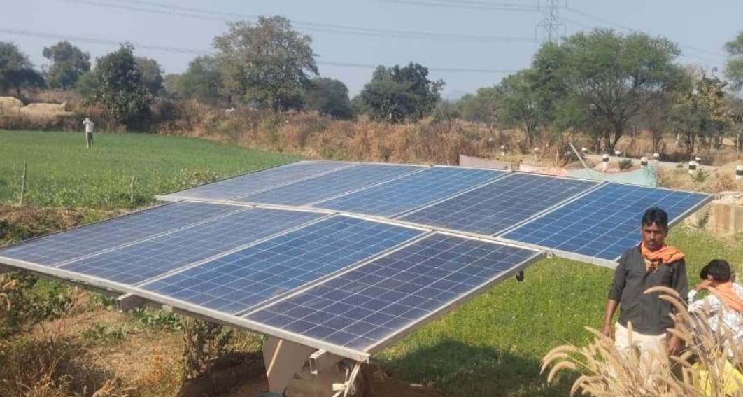 सौर सुजला योजना से किसान हो रहे आर्थिक रूप से सशक्त सौर सुजला योजना से किसान हो रहे आर्थिक रूप से सशक्त