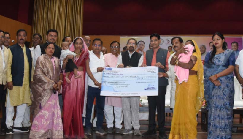 श्रम विभाग की कल्याणकारी योजनाओं का अधिक से अधिक लाभ लेने श्रमिक बनें जागरूक- राजस्व मंत्री श्रम विभाग की कल्याणकारी योजनाओं का अधिक से अधिक लाभ लेने श्रमिक बनें जागरूक- राजस्व मंत्री